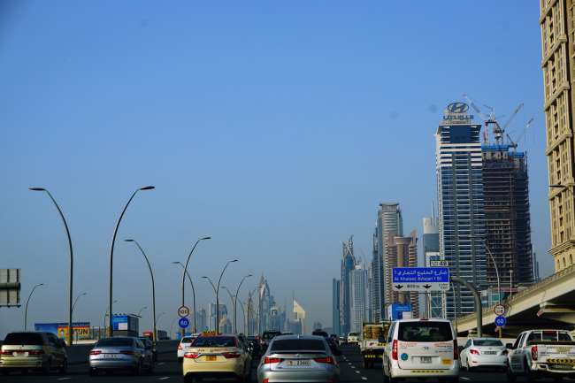 12 spurig plus Skyline Dubai