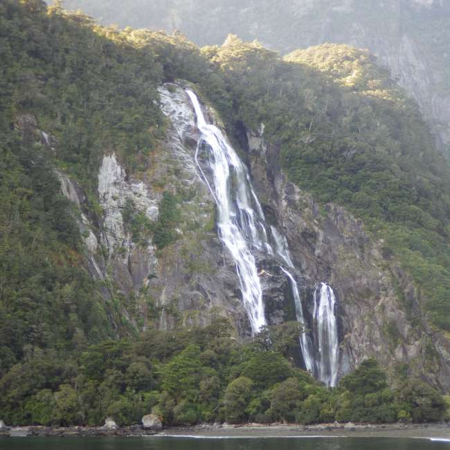 Wasserfall milford Sound ll