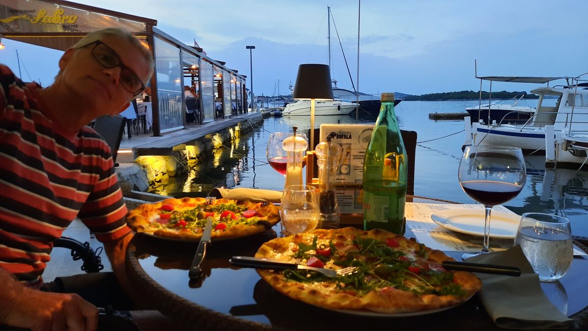 Pizza am Hafen Murter
