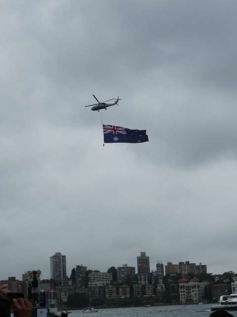 Hubschrauber mit Flagge